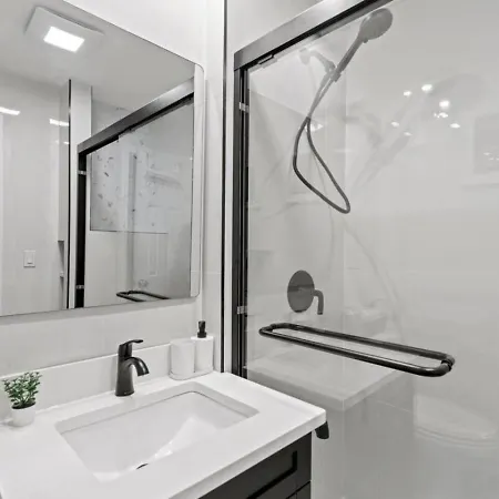 556A) Extremely Large 4 Bedroom Easy Access To Nyc